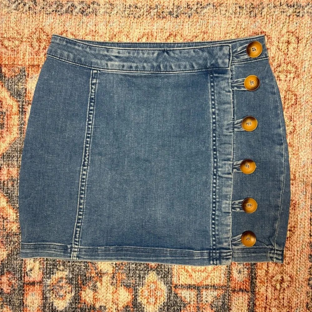 Free People Little Daisies Denim Mini Skirt size 2